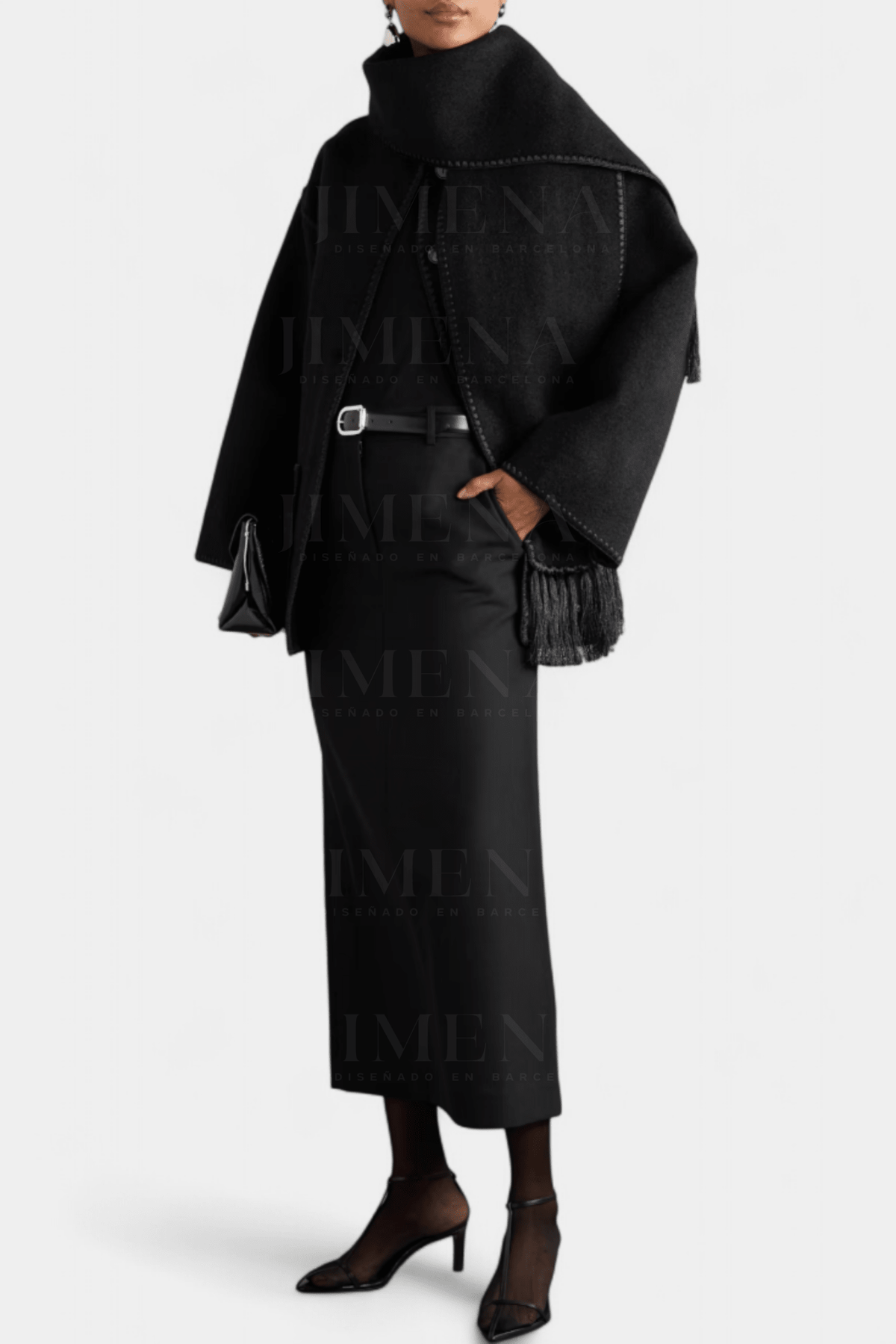 Manteau Pauline avec écharpe intégrée et silhouette fluide
