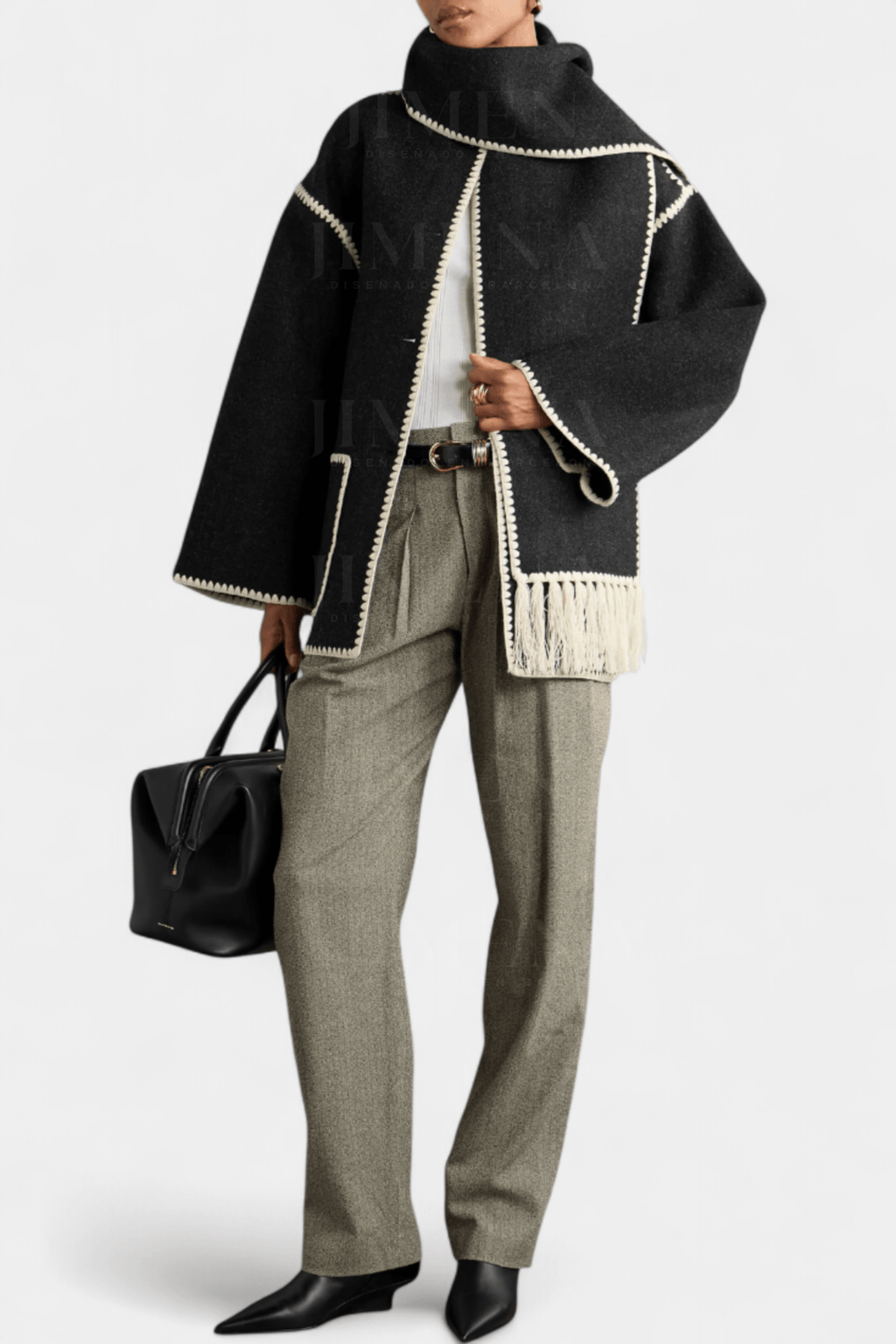 Manteau Pauline avec écharpe intégrée et silhouette fluide