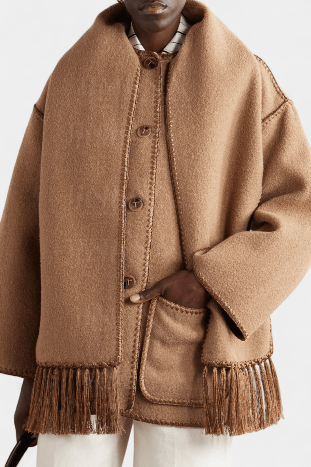 Manteau Pauline avec écharpe intégrée et silhouette fluide