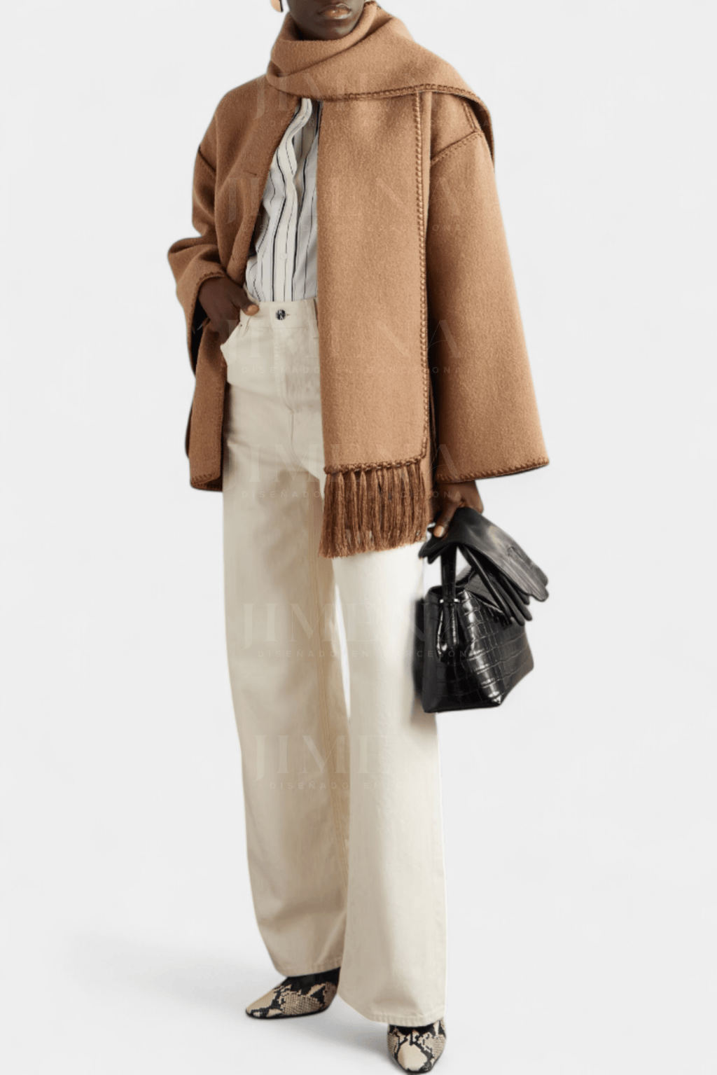 Manteau Pauline avec écharpe intégrée et silhouette fluide