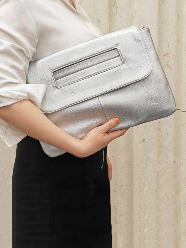Grand sac à main avec fermeture magnétique et bandoulière