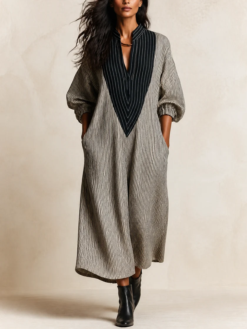 Robe longue ample à rayures avec col contrastant noir