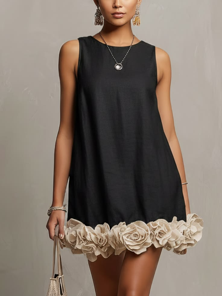 Mini-robe noire ample à fleurs en 3D