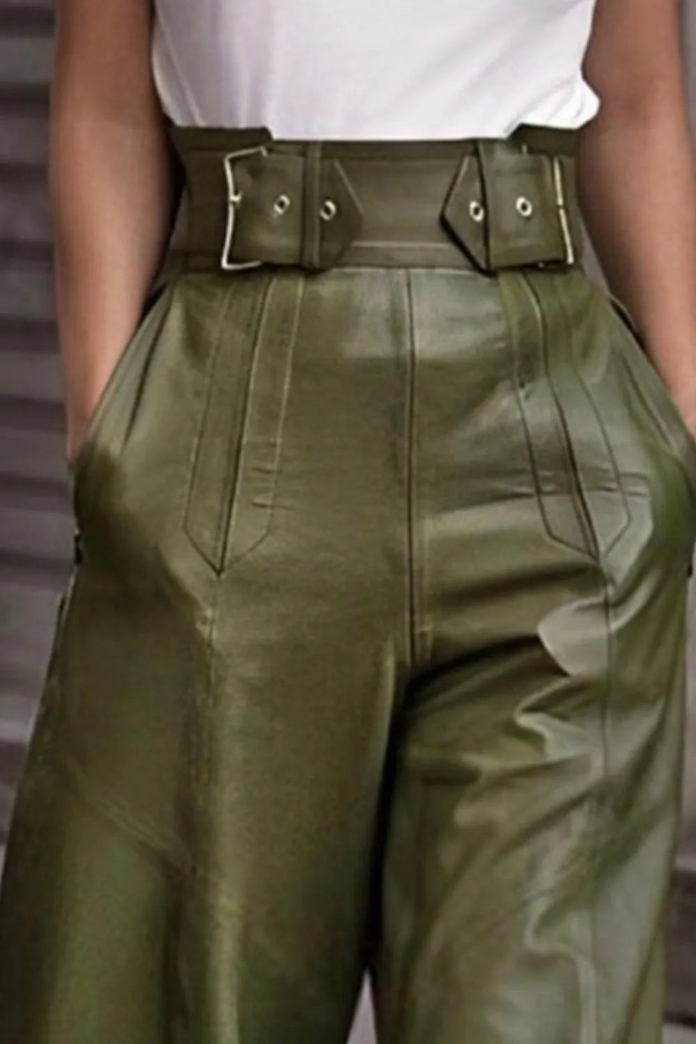 Pantalons taille haute et jambes larges