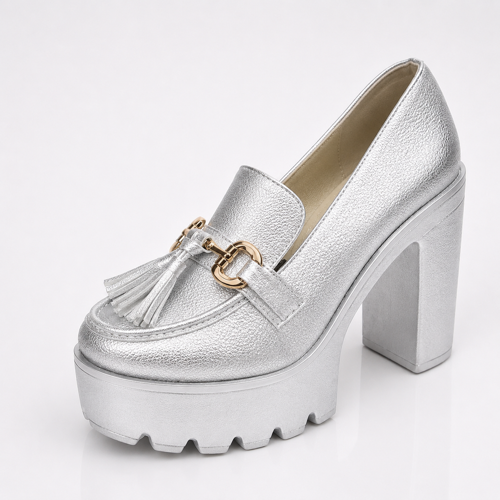 Chaussures à plateforme avec pompons