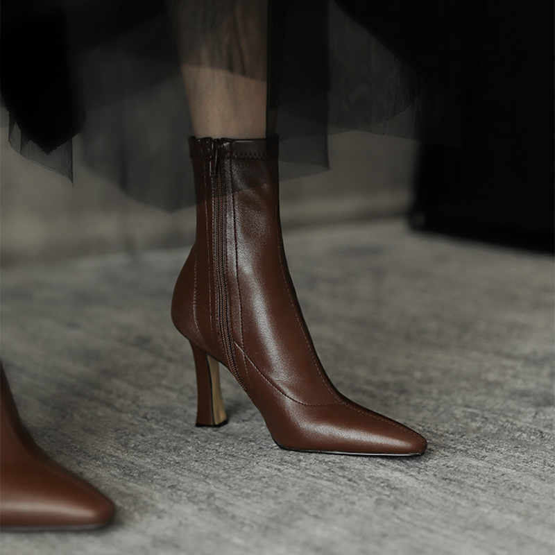 Bottines à bout pointu