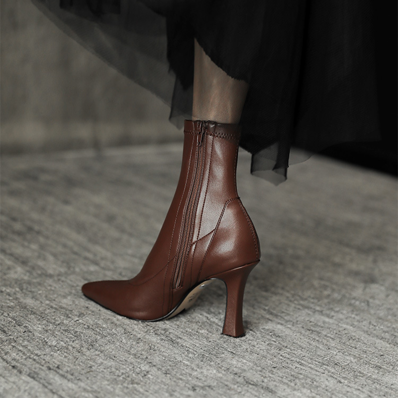 Bottines à bout pointu