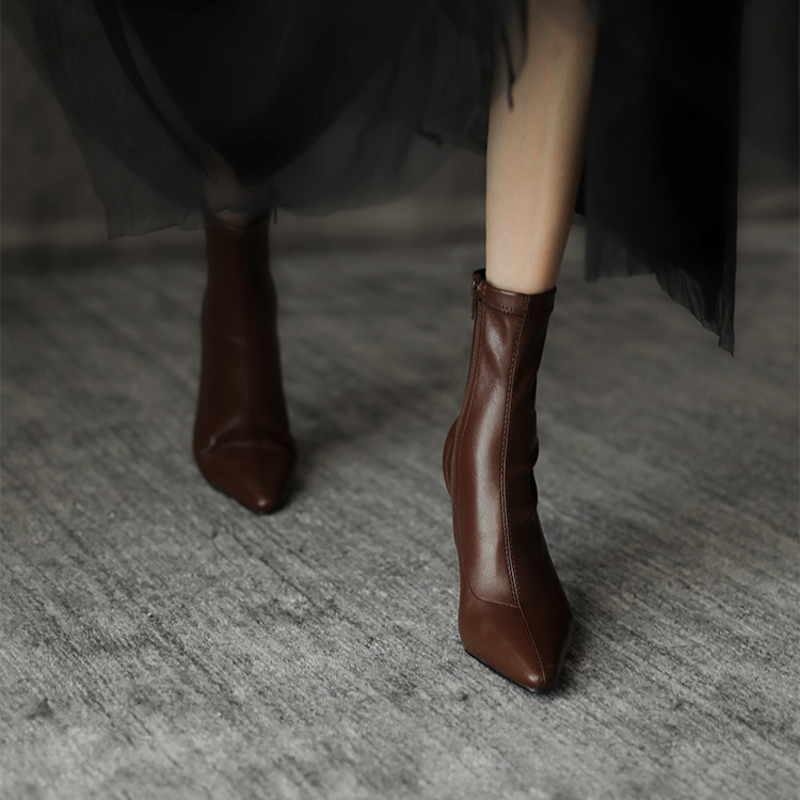Bottines à bout pointu