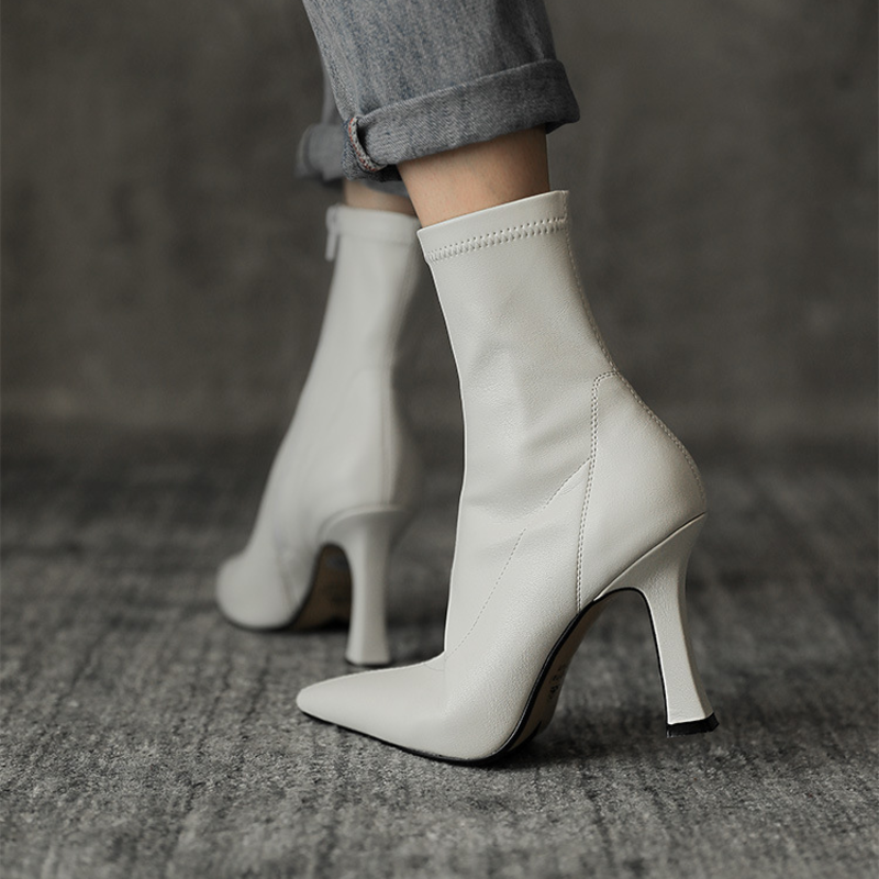 Bottines à bout pointu