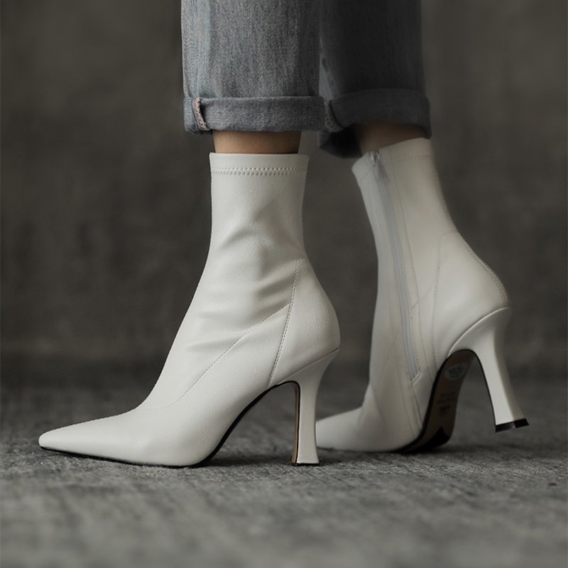 Bottines à bout pointu