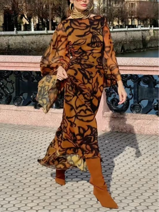 Robe longue marron à motifs et manches larges