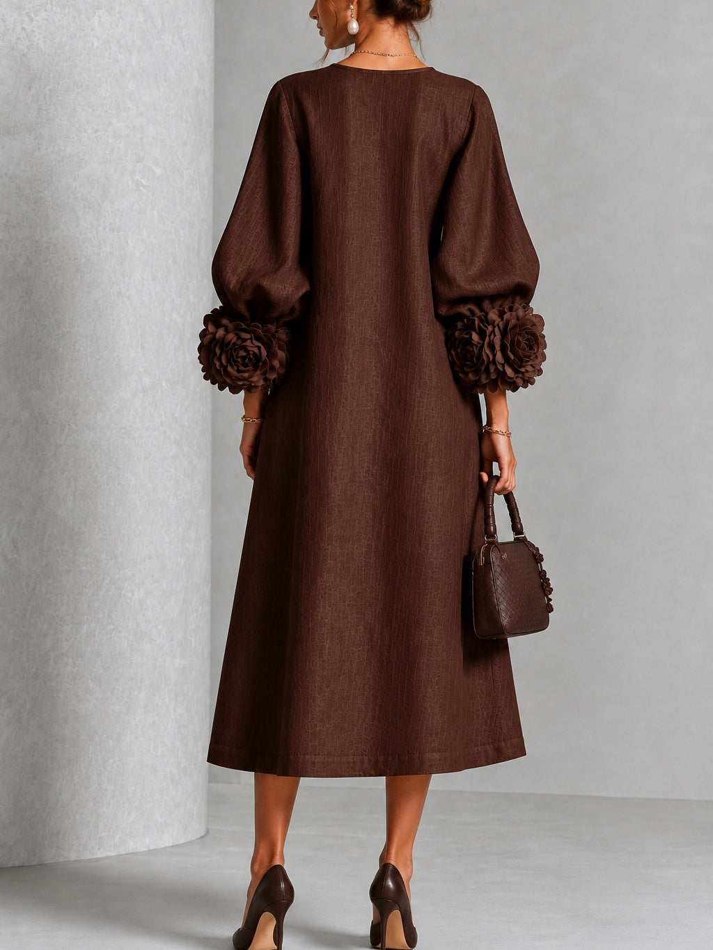 Robe midi à fleurs avec poignets