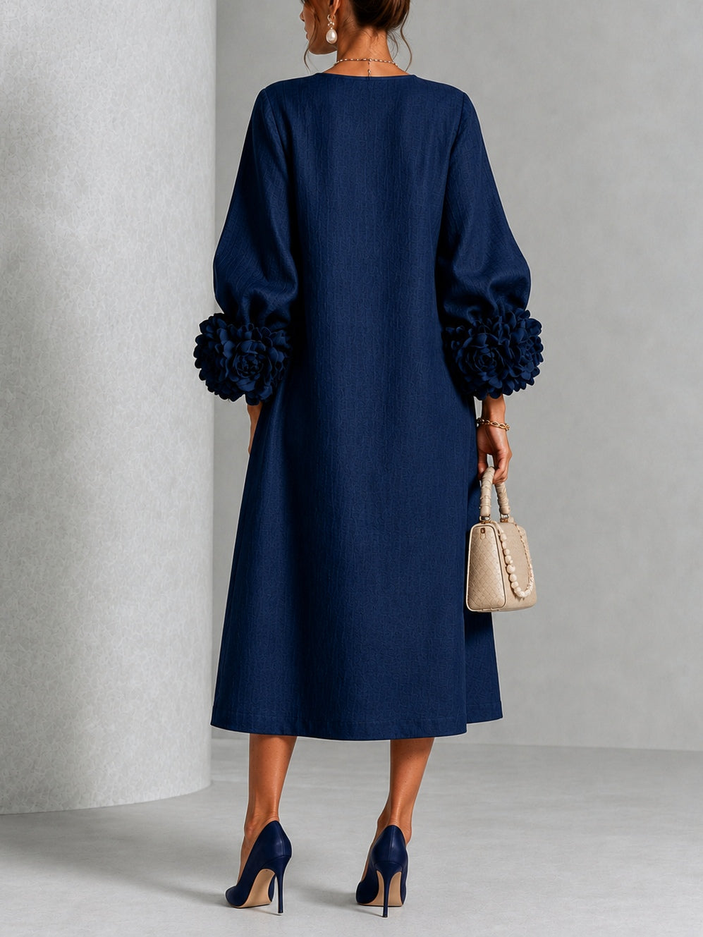 Robe midi à fleurs avec poignets