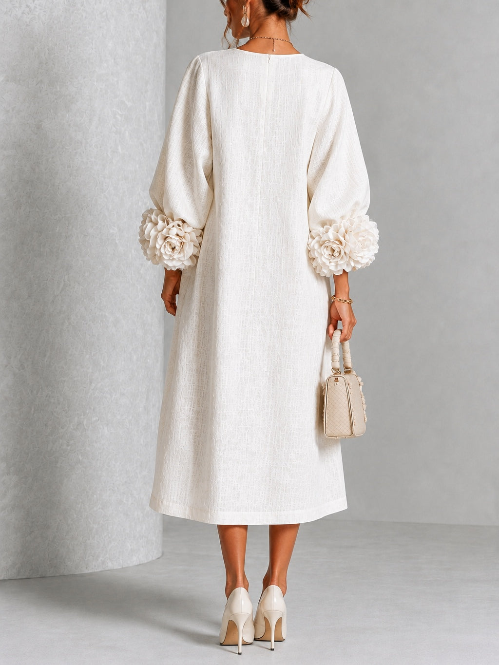Robe midi à fleurs avec poignets