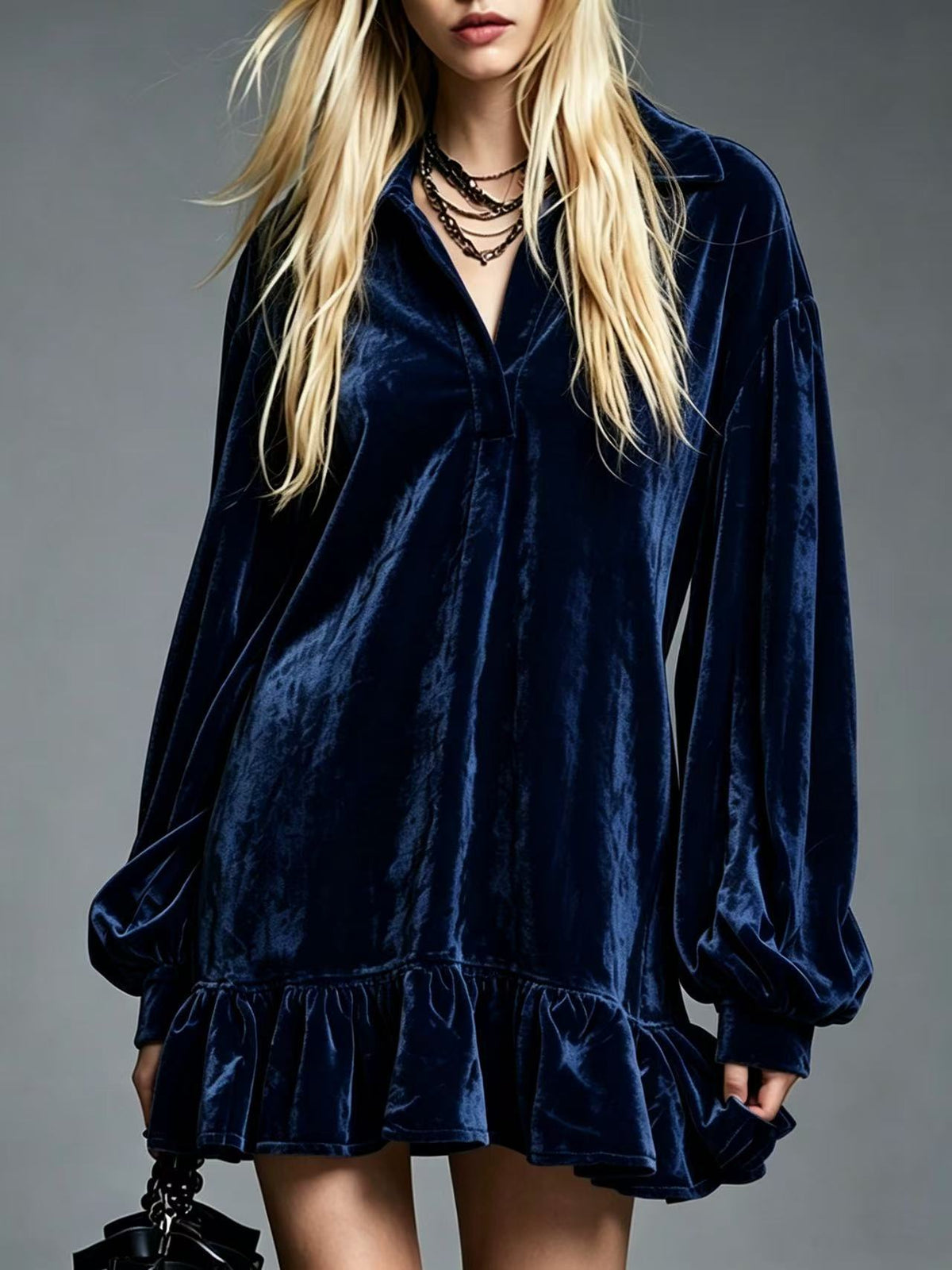 Mini-robe en velours avec manches bouffantes et bas à volants