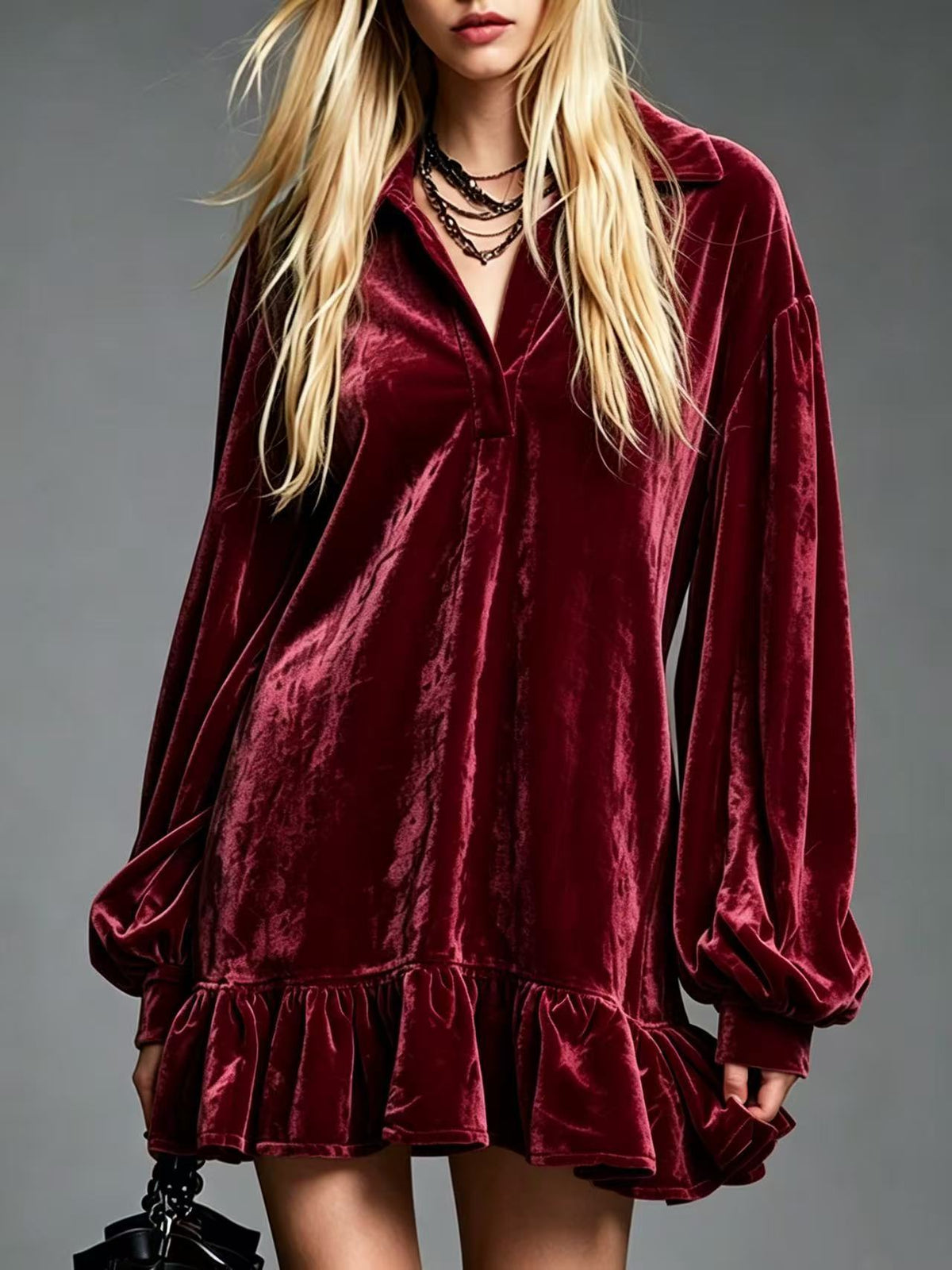 Mini-robe en velours avec manches bouffantes et bas à volants