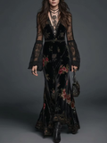 Robe longue en velours noir à imprimé floral et manches en dentelle