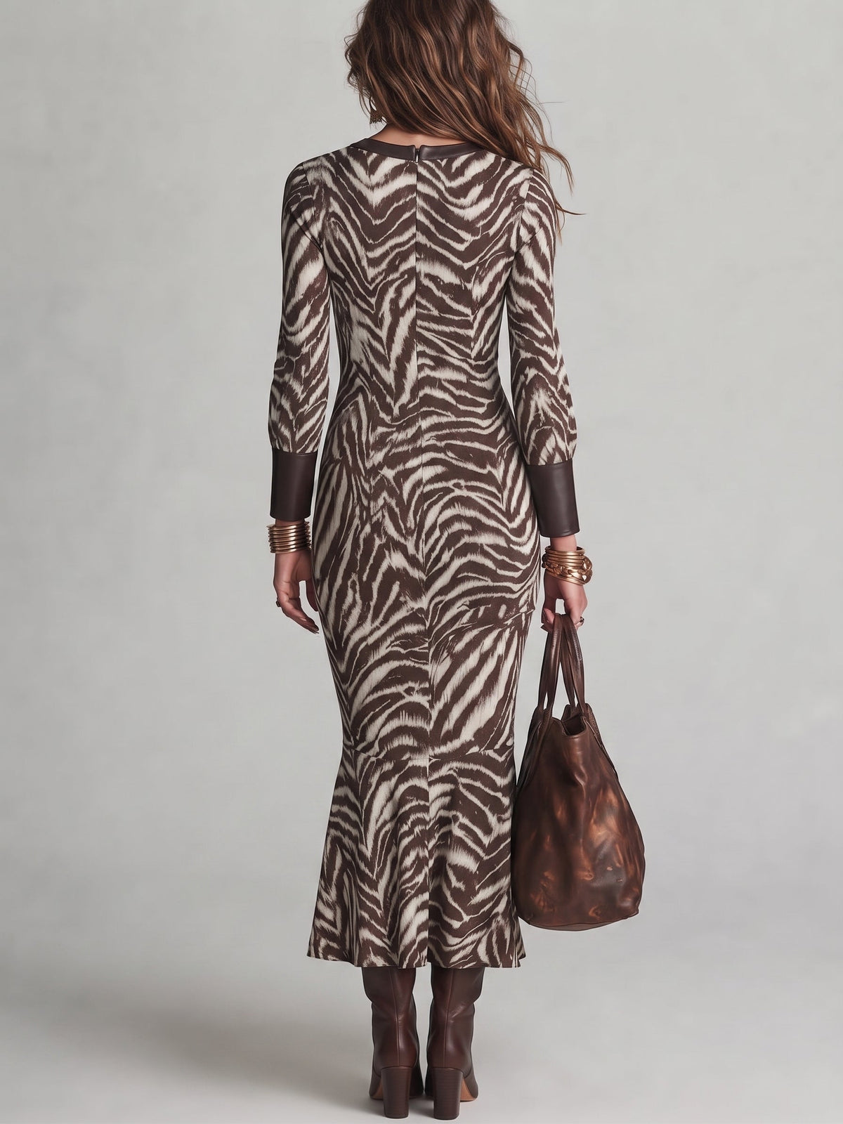 Robe longue à motif zèbre, décolleté goutte d'eau et couleur marron