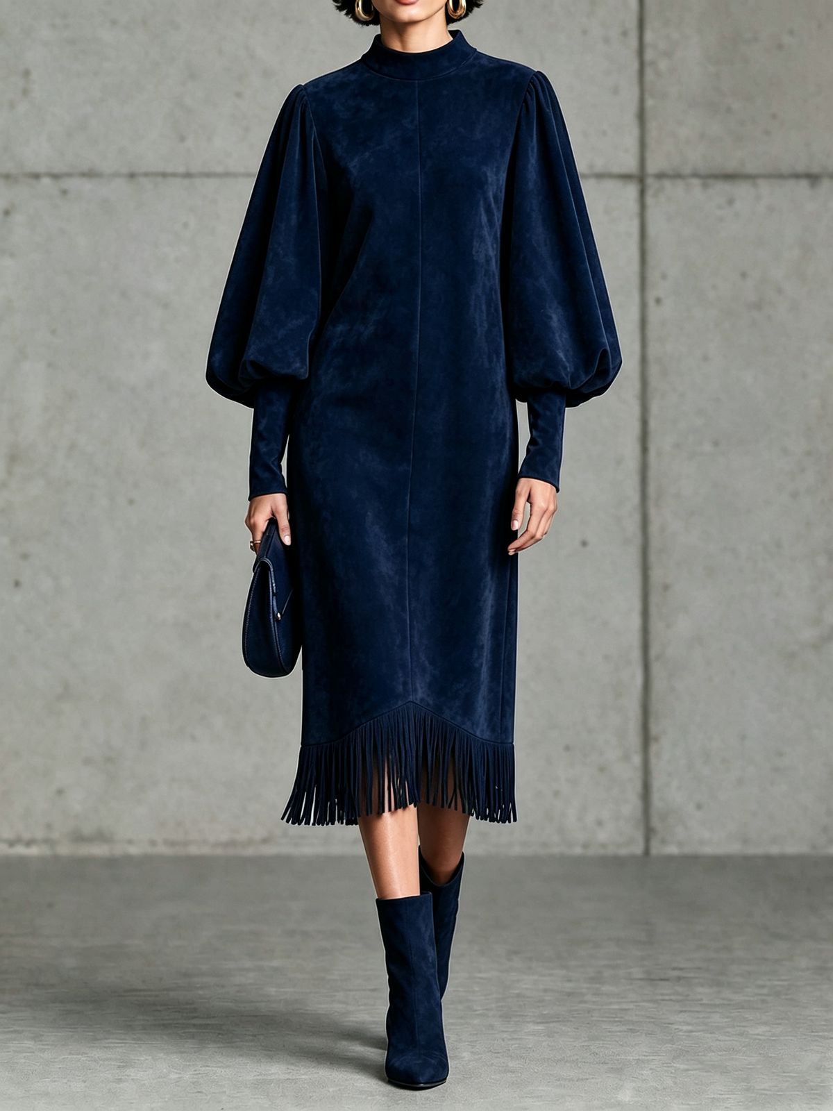 Robe midi bleu marine en suédine à manches bouffantes et ourlet à franges