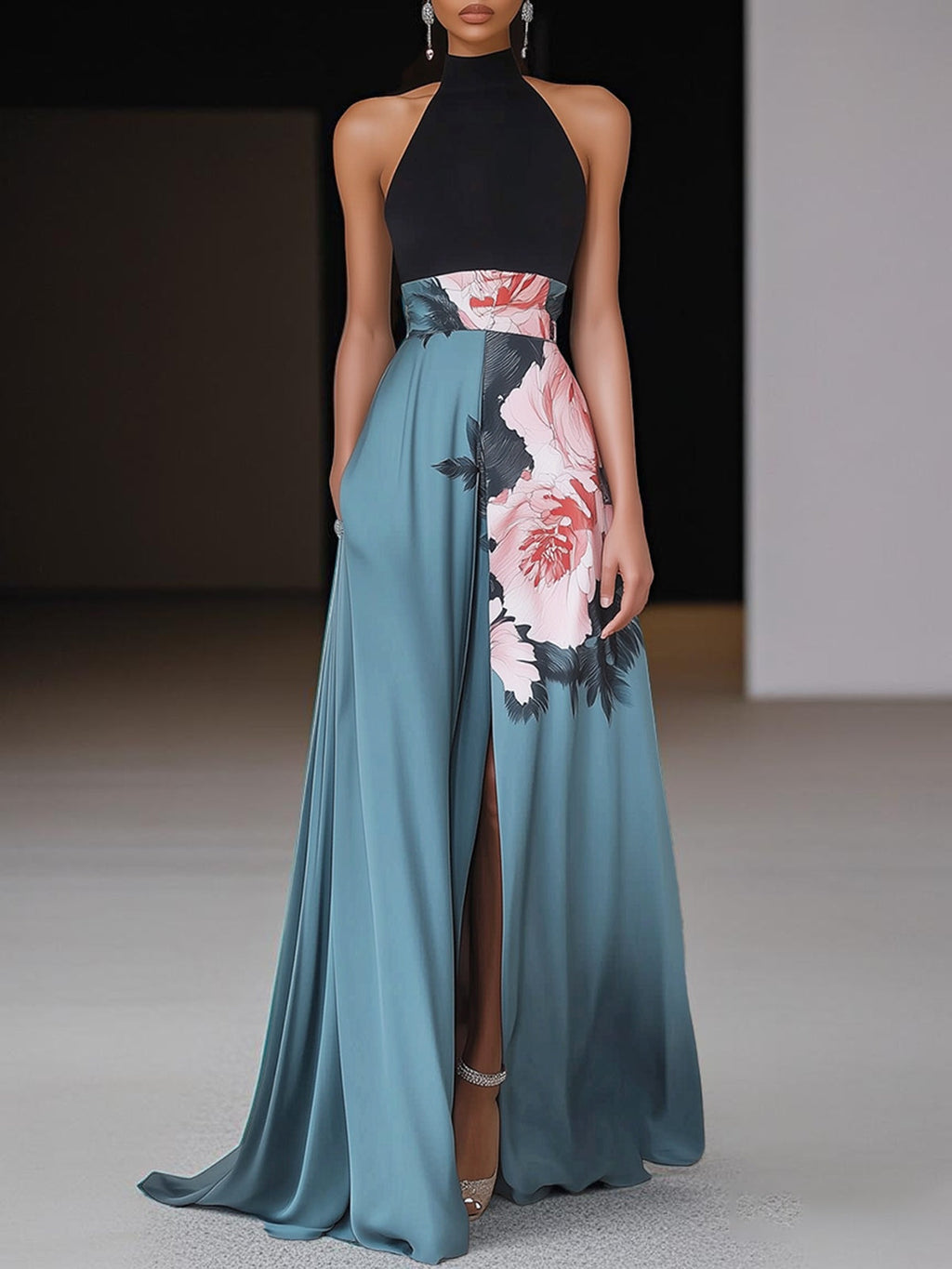 Robe longue noire à fleurs avec fente, coupe trapèze et col rond