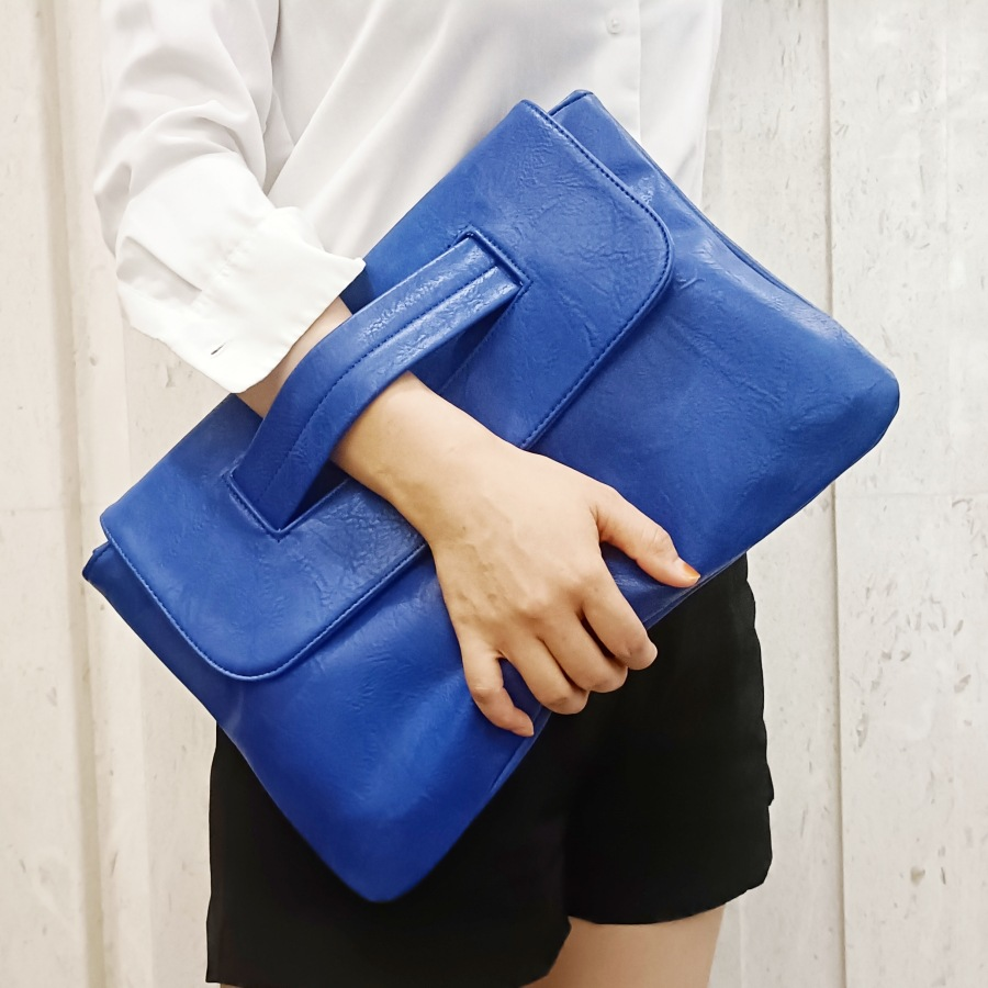 Grand sac à main avec fermeture magnétique et bandoulière