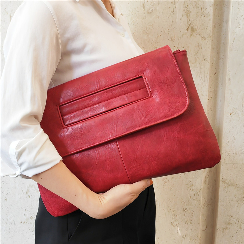 Grand sac à main avec fermeture magnétique et bandoulière