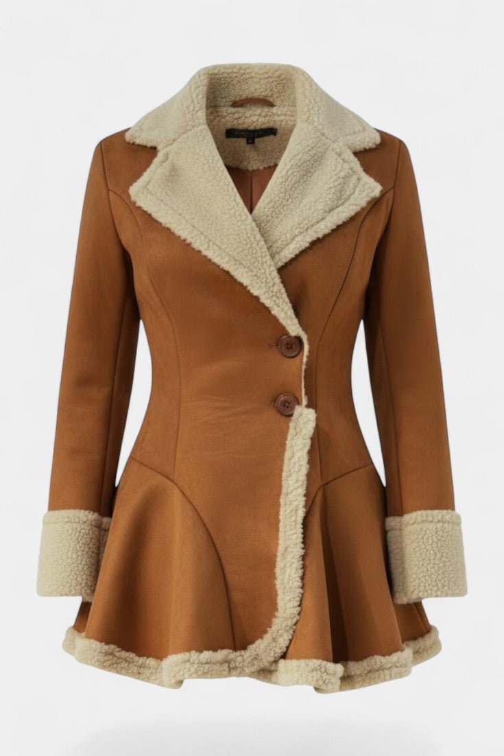 Manteau Lucile avec boutons et détail en fausse fourrure