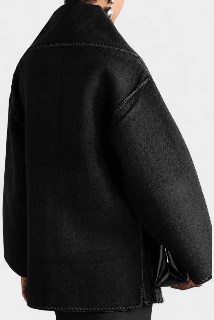 Manteau Pauline avec écharpe intégrée et silhouette fluide