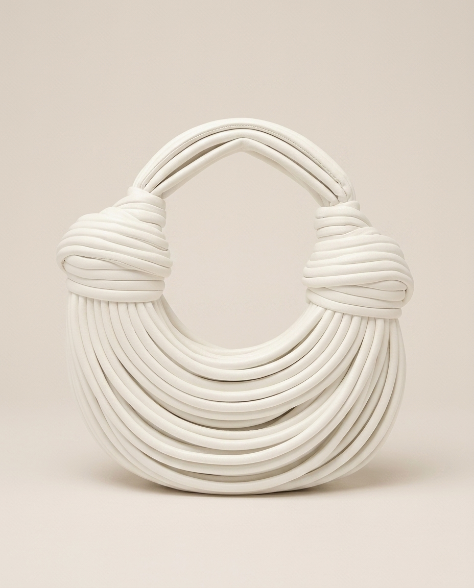 Sac sculptural à anse nouée